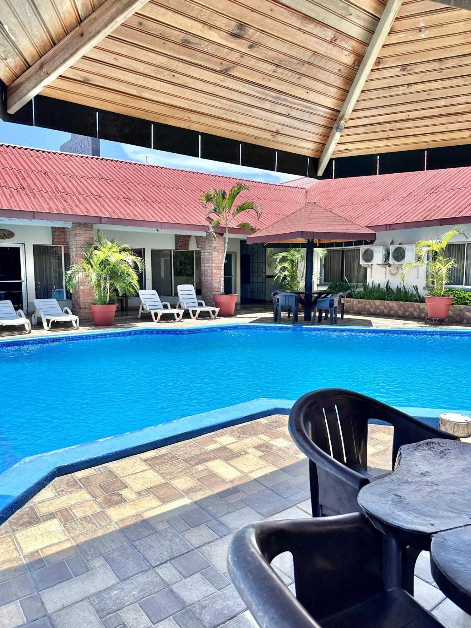 Hotel La Quinta La Ceiba Exterior foto